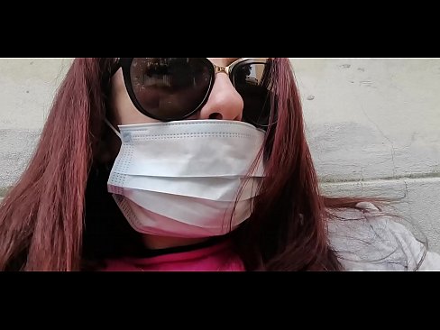 ❤️ Nicoletta analipiza kisasi kwa jirani yake na kukojoa kwenye karakana yake (Karantini Maalum ya Covid19 ya Italia) Video ya mkundu ☑